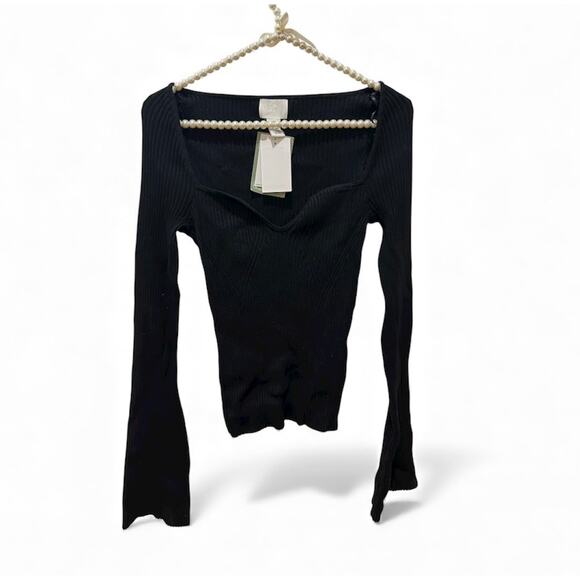H&M Size Medium Black Rib Knit Sweater flare long sleeves sweetheart neck NWT - Picture 8 of 10
